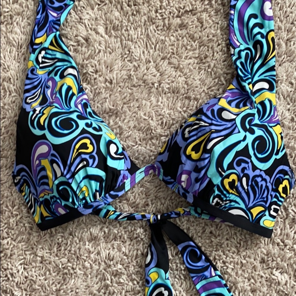 Kenneth Cole New York bathing suit top.